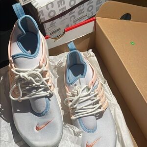 Nike Women's White and Pink Sneakers